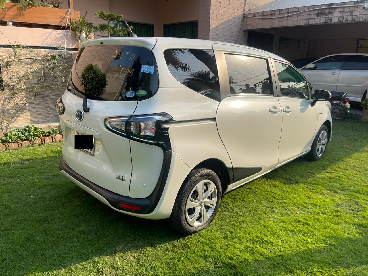 Toyota Sienta X 1.5 2019
