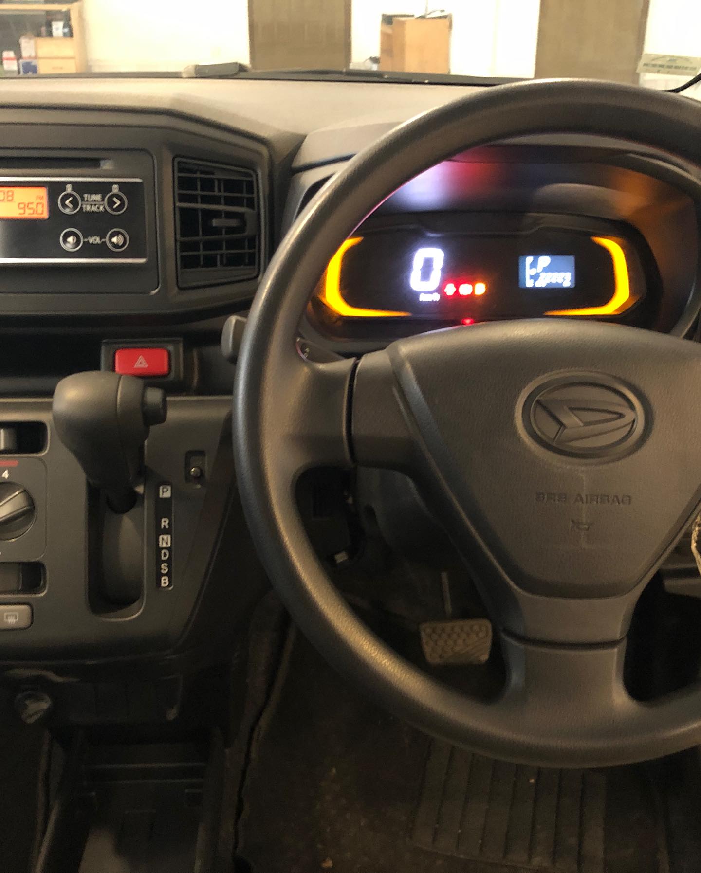 Daihatsu Mira ES 2020