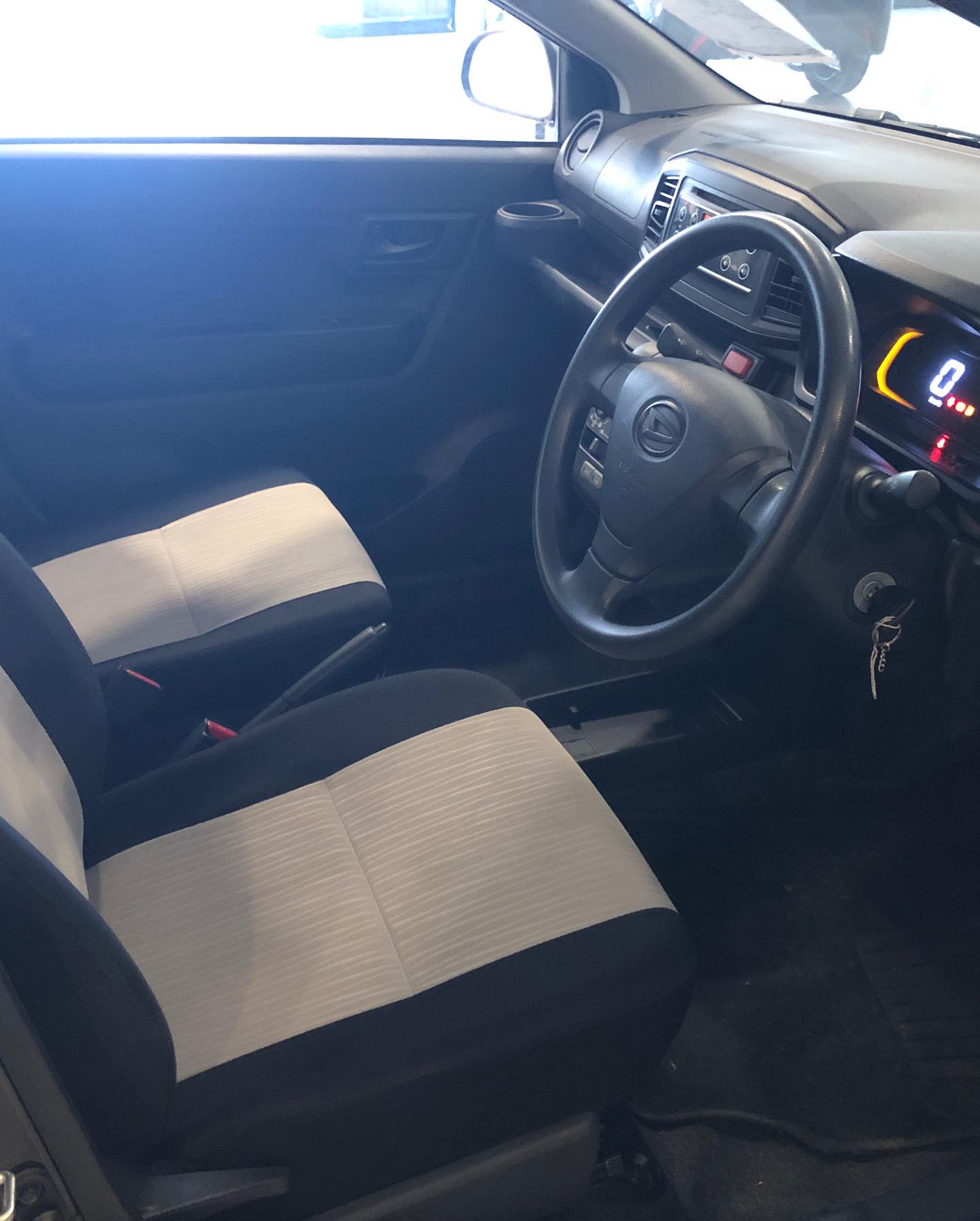 Daihatsu Mira ES 2020